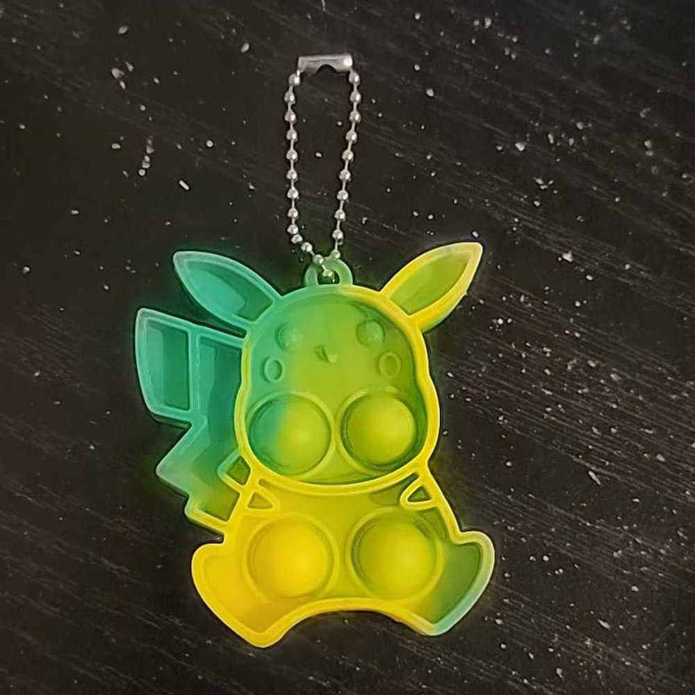 Pikachu mini pop it ( Perfect item to bundle with something else)